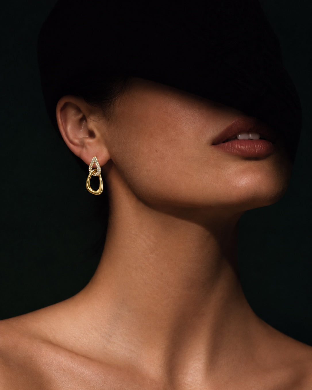 Earring collection featuring elegant designs, modern details and timeless style for every occasion.
