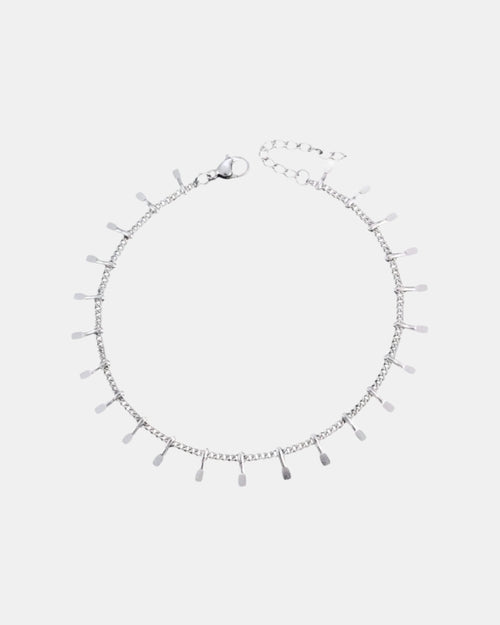 Ασημί βραχιόλι με μικρά κρεμαστά διακοσμητικά στοιχεία