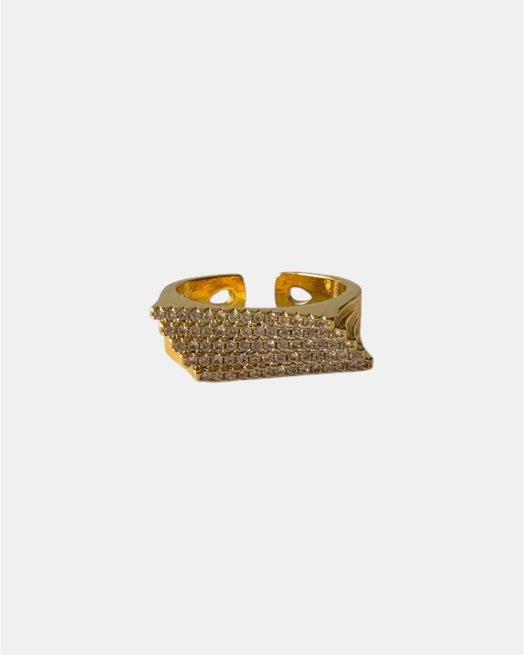 Gold ring with embossed pattern and white stones