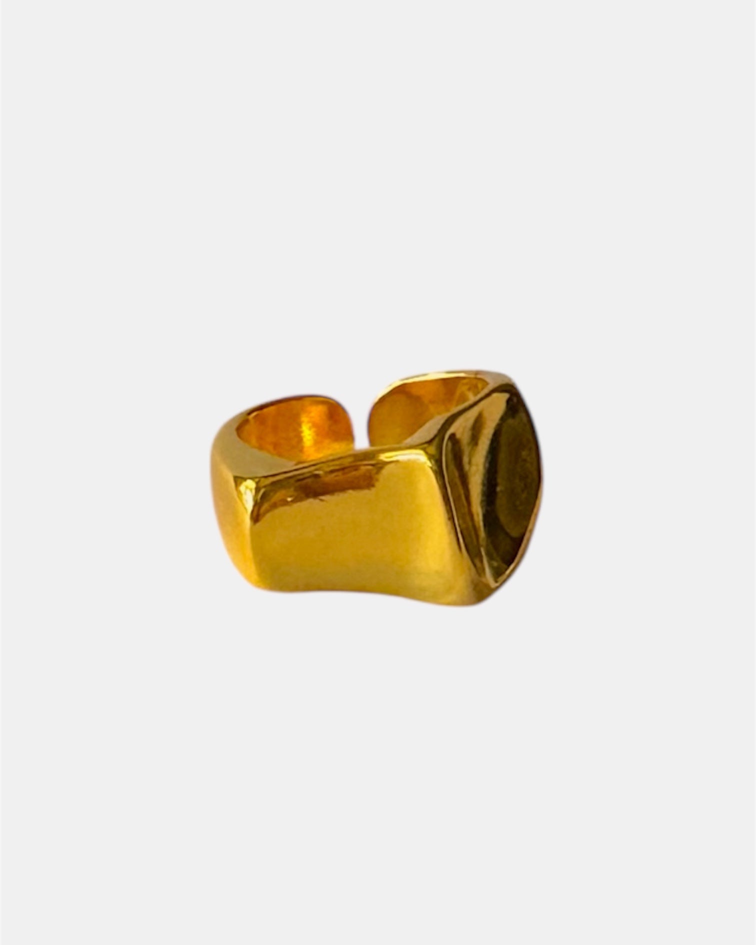 Gold ring with geometric line design