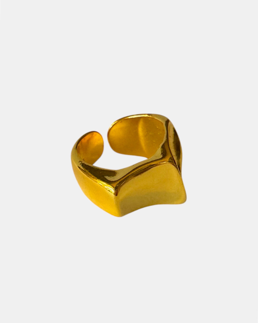 Gold ring with geometric line design
