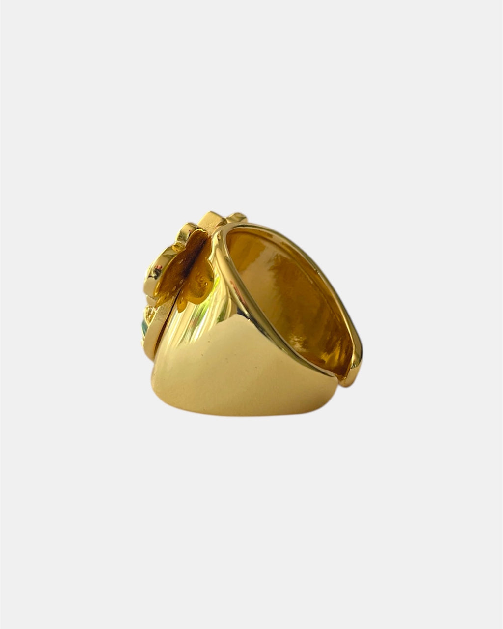 Gold bee ring elegant nature-inspired jewelry design