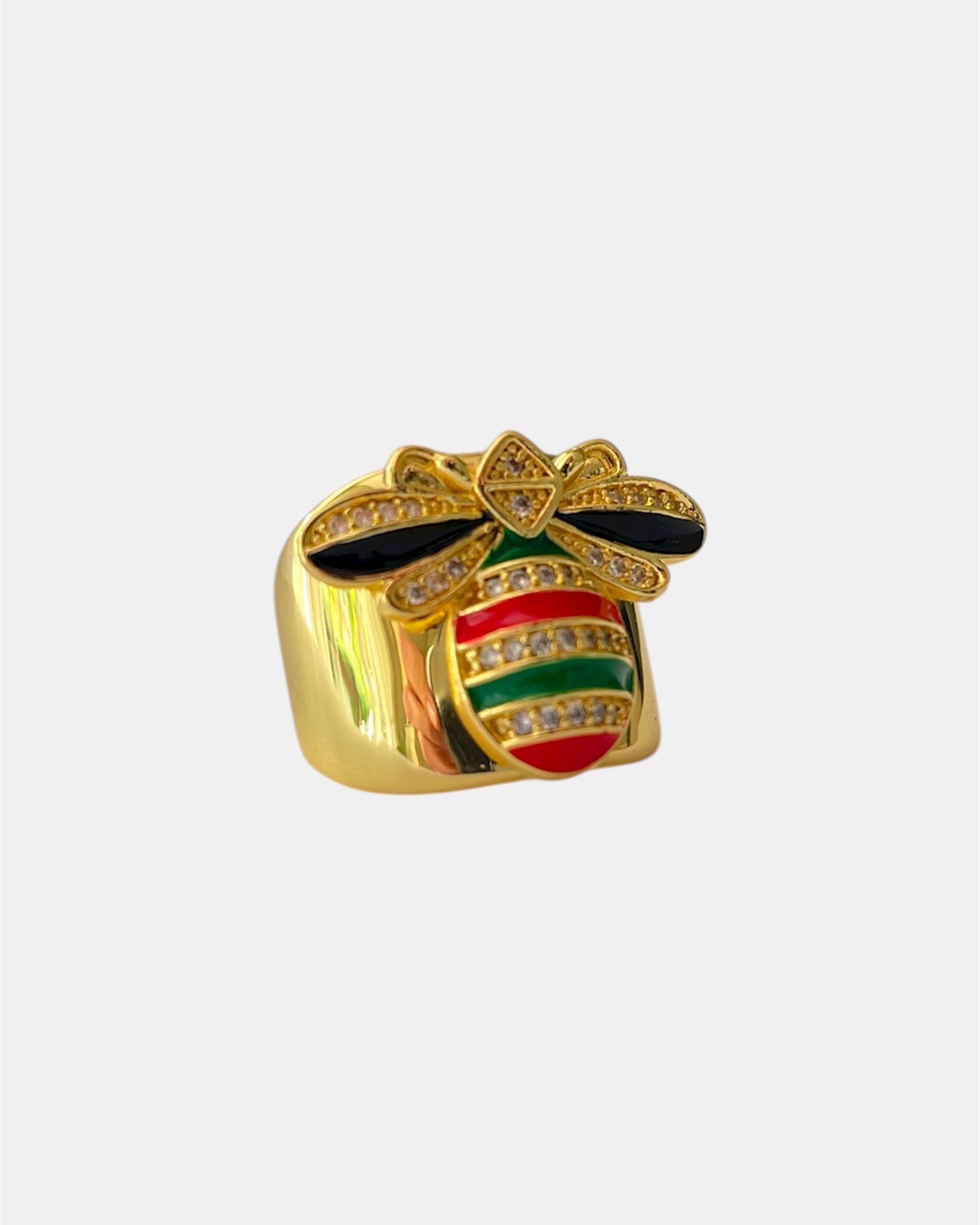 Gold bee ring elegant nature-inspired jewelry design