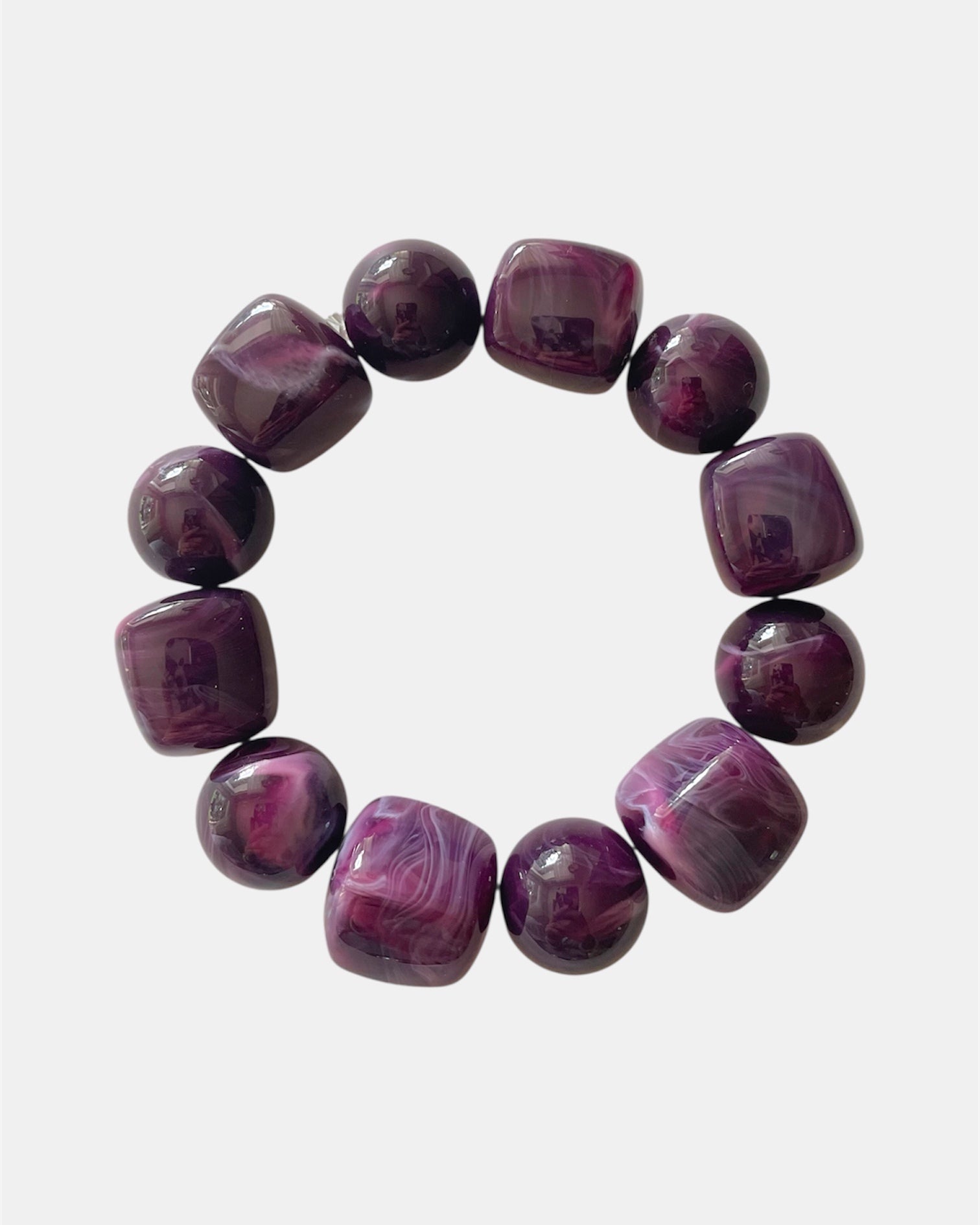 Γυναικείο βραχιόλι σε μωβ απόχρωση με γυαλιστερά στοιχεία