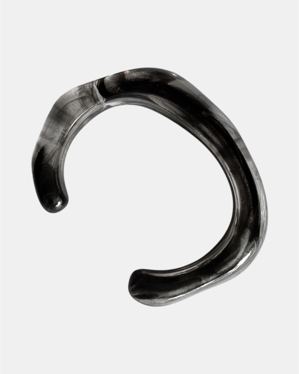 Γυναικείο μαύρο χειροπέδα βραχιόλι από πλέξιγκλας με μοντέρνο καμπυλωτό σχεδιασμό