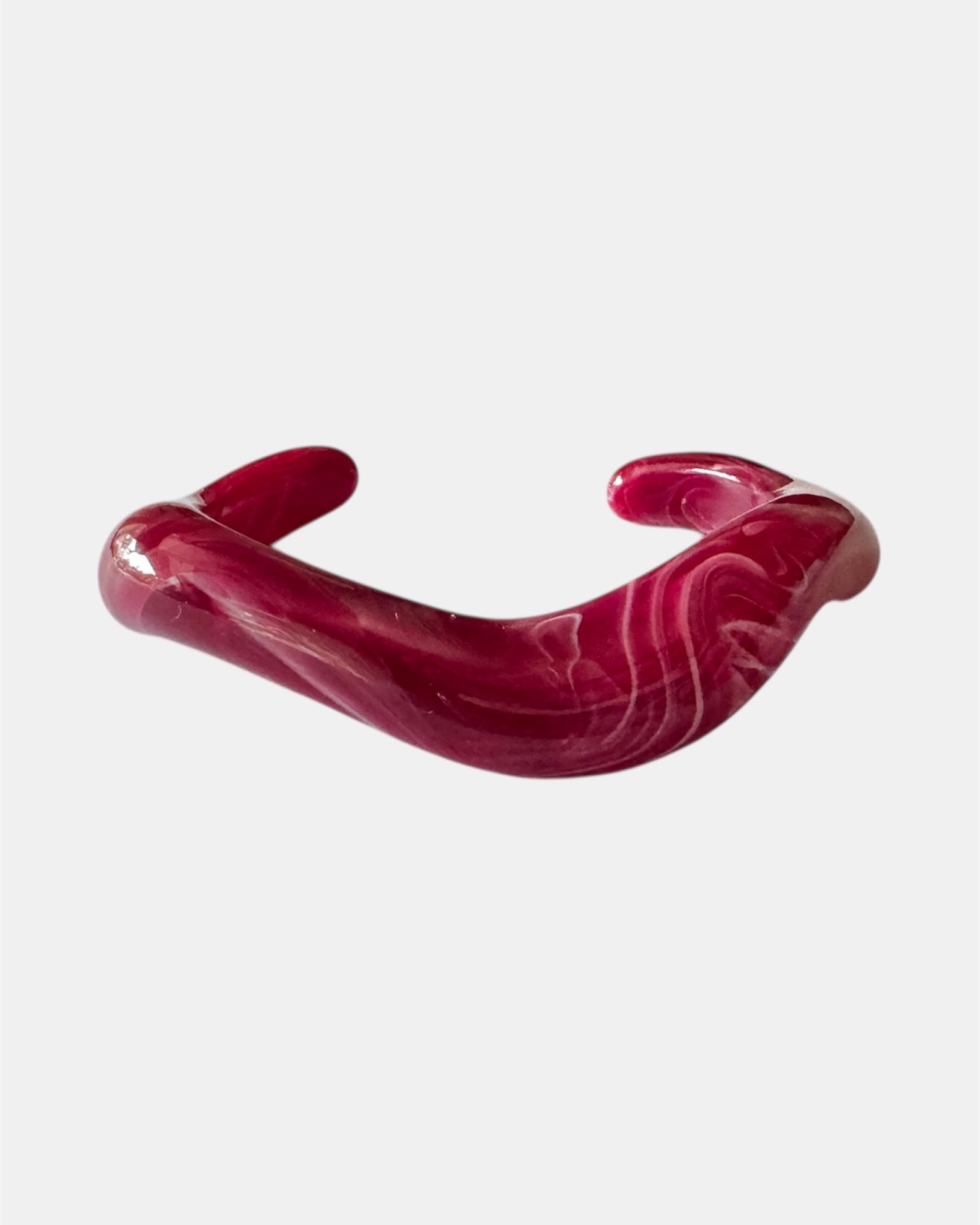 Γυναικείο χειροπέδα βραχιόλι από πλέξιγκλας σε κόκκινο χρώμα