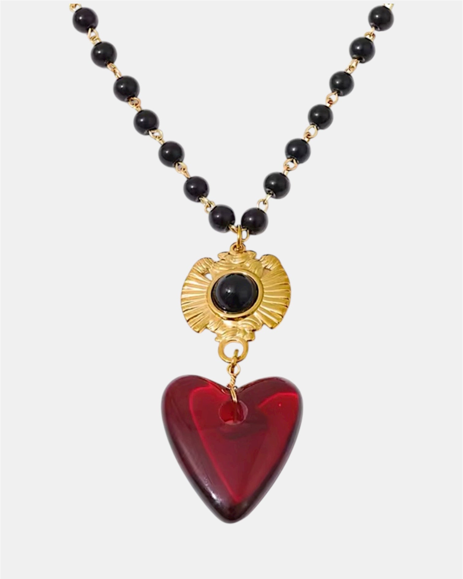 Χειροποίητο γυναικείο κολιέ ροζάριο με μαύρες χάντρες και κόκκινη καρδιά