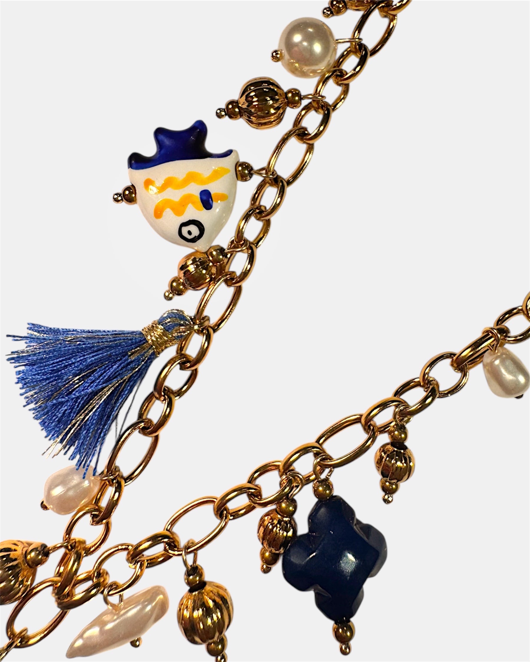 Χειροποίητο γυναικείο κολιέ αλυσίδα μπλε τζιν με μεγάλο τζιν αστέρι και χρυσά στοιχεία, ιδανικό για καθημερινή και βραδινή εμφάνιση