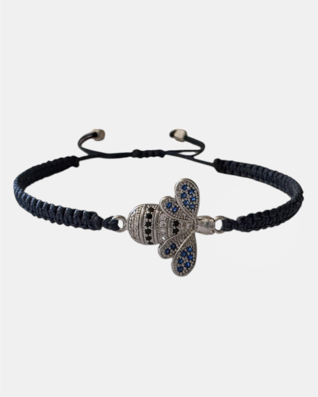 Μακραμέ μπλε βραχιόλι με ασημί μέλισσα, γυναικείο χειροποίητο κόσμημα.