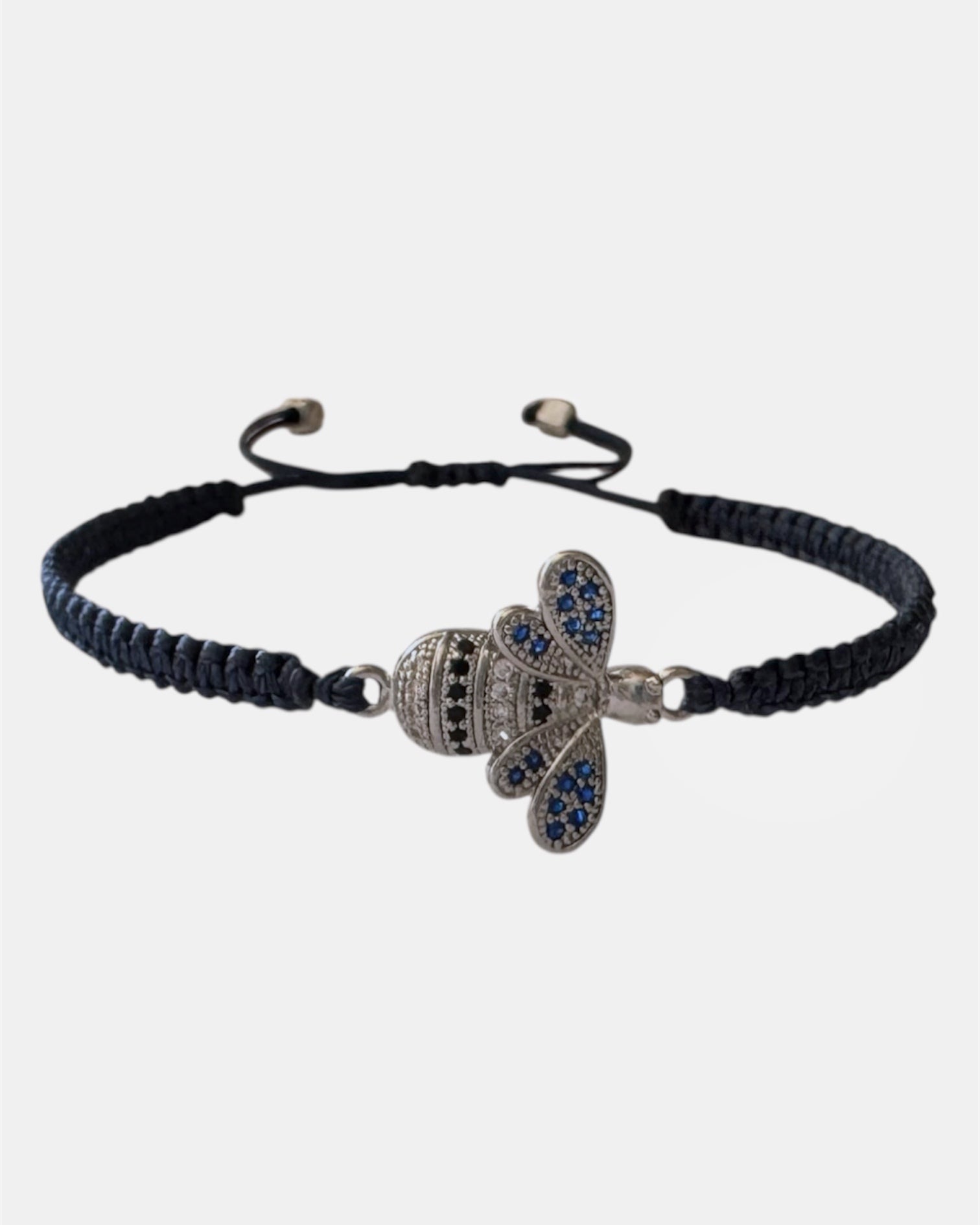 Μακραμέ μπλε βραχιόλι με ασημί μέλισσα, γυναικείο χειροποίητο κόσμημα.