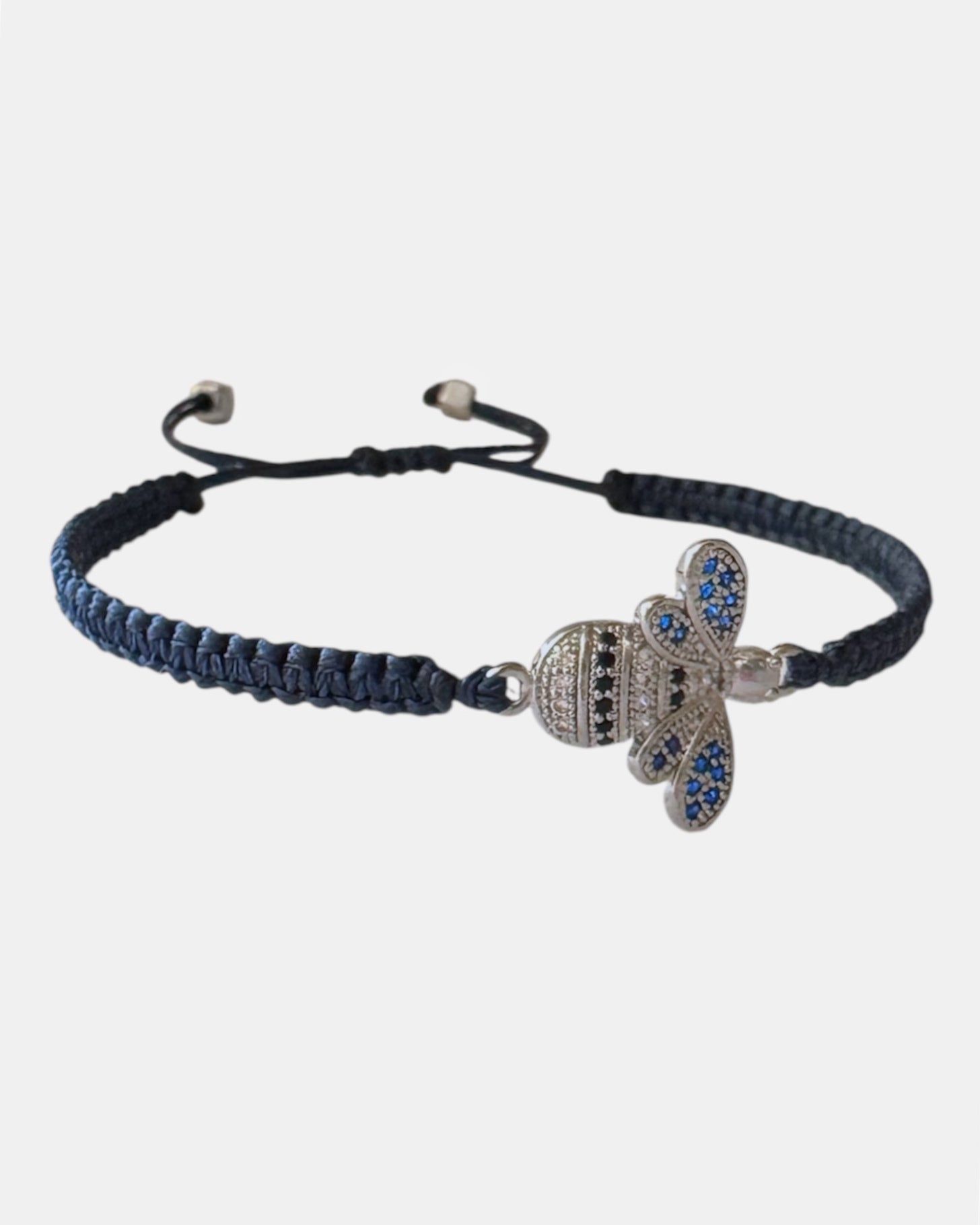 Μακραμέ μπλε βραχιόλι με ασημί μέλισσα, γυναικείο χειροποίητο κόσμημα.