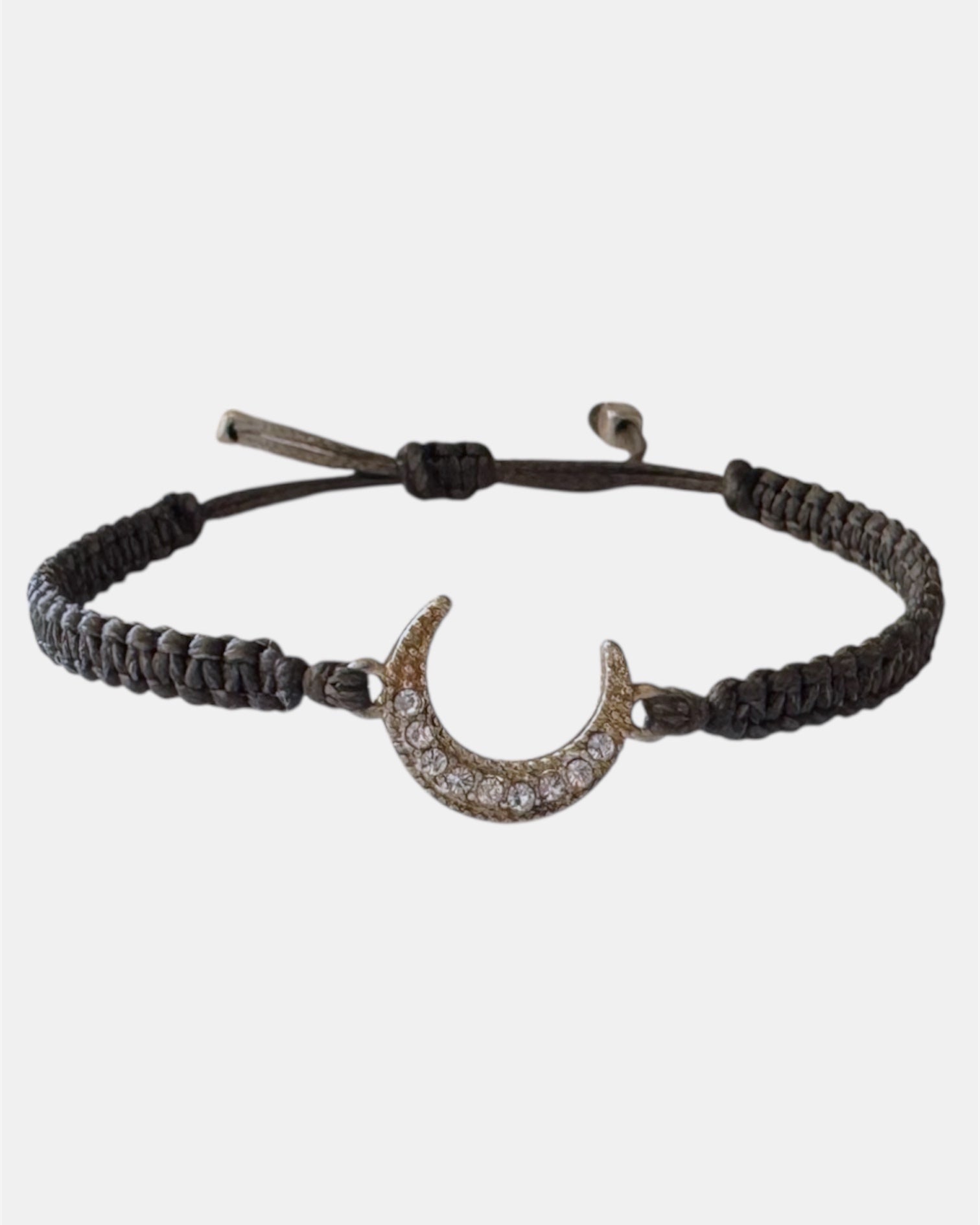 Μακραμέ γκρι βραχιόλι με φεγγάρι και ζιργκόν, γυναικείο χειροποίητο κόσμημα.