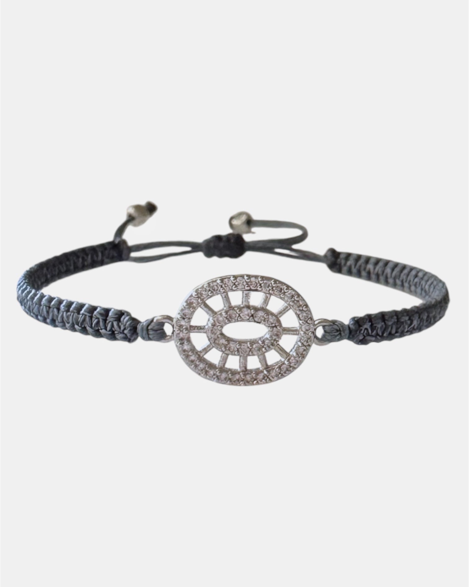 Μακραμέ γκρι βραχιόλι με οβάλ στοιχείο και ζιργκόν, γυναικείο χειροποίητο κόσμημα.