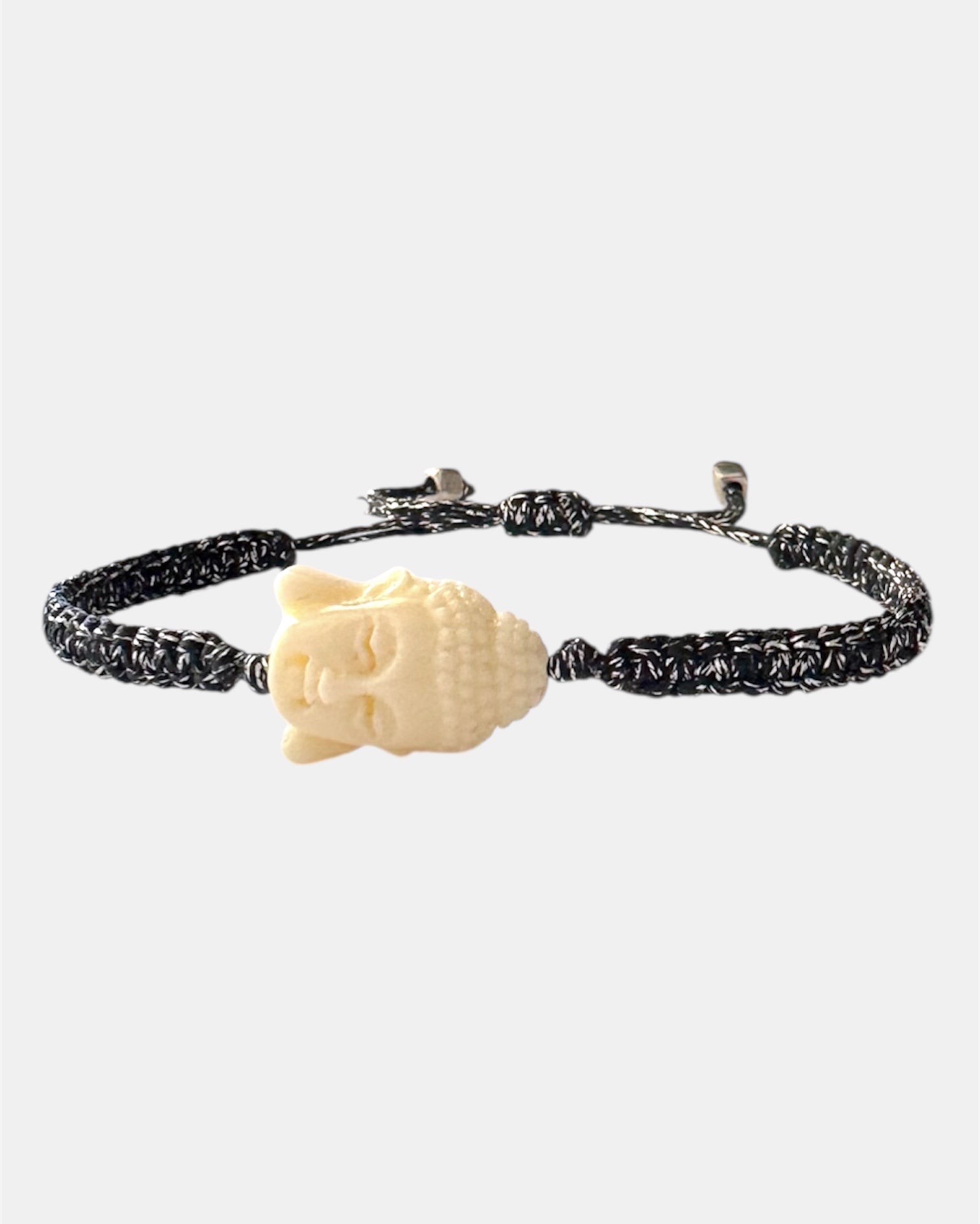 Μακραμέ μαύρο βραχιόλι με στοιχείο Βούδα, γυναικείο χειροποίητο κόσμημα.