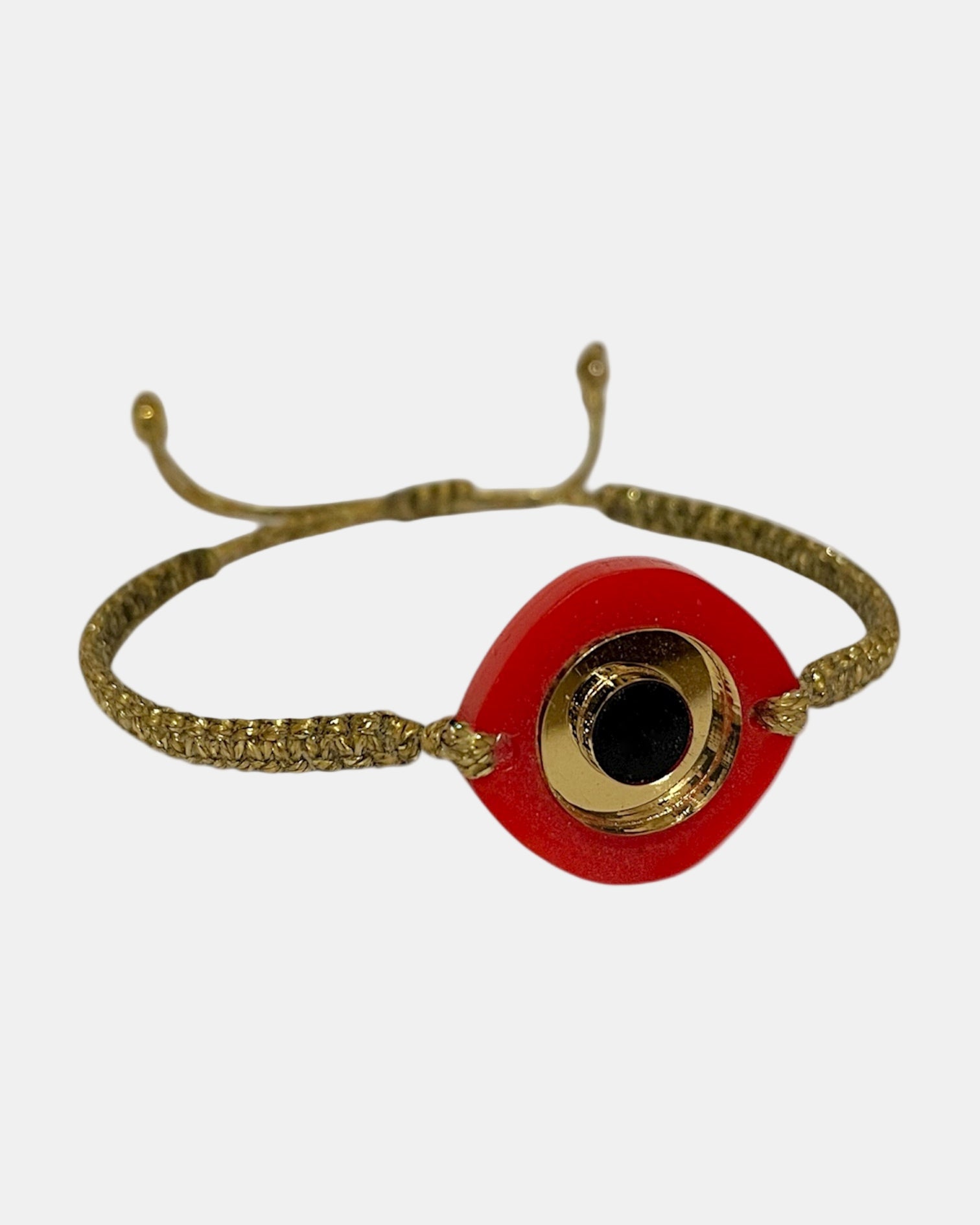 Μακραμέ βραχιόλι χρυσό με πλέξιγκλας μάτι, χειροποίητο και μοντέρνο, ιδανικό για καθημερινές και ιδιαίτερες εμφανίσεις.