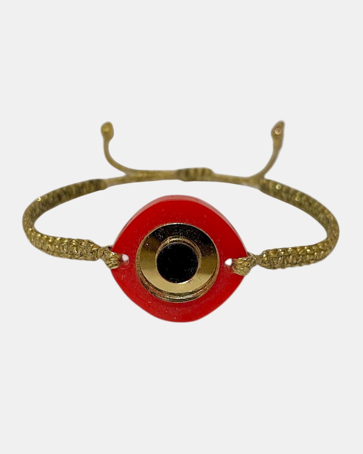 Μακραμέ βραχιόλι χρυσό με πλέξιγκλας μάτι, χειροποίητο και μοντέρνο, ιδανικό για καθημερινές και ιδιαίτερες εμφανίσεις.