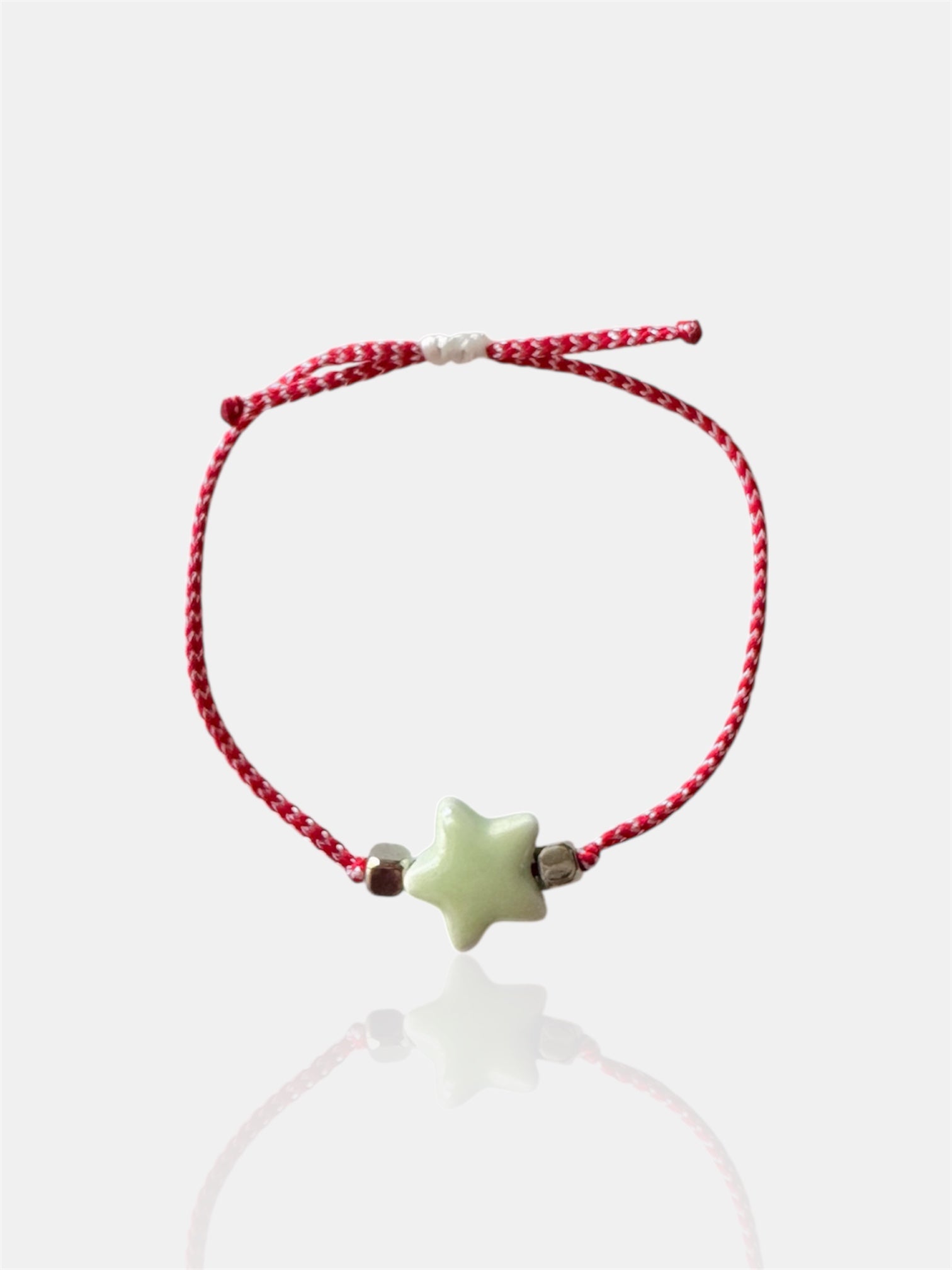 Χειροποίητο μαρτάκι με ανοιχτό πράσινο αστέρι, βραχιόλι Μαρτίου για γυναίκα