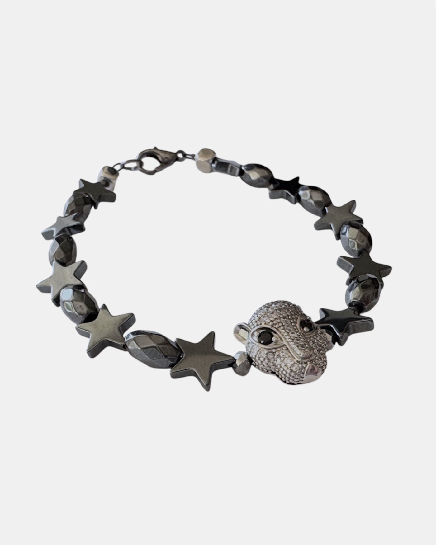 Μαύρο βραχιόλι με αιματίτη αστέρια και κεφάλι πάνθηρα, γυναικείο χειροποίητο κόσμημα.