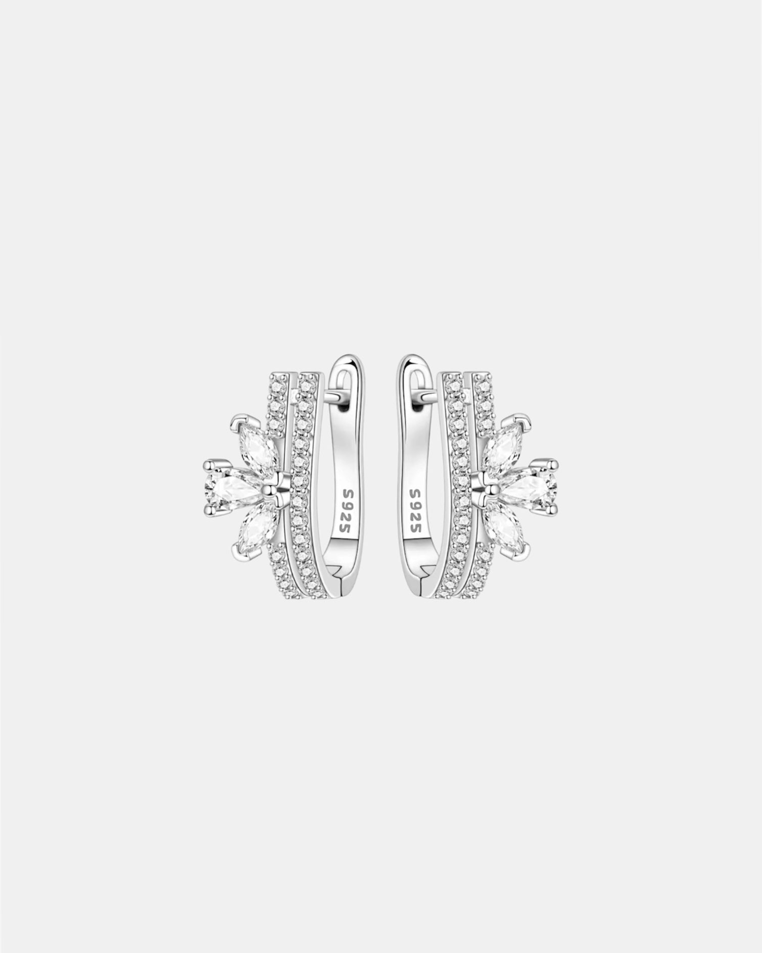 Silver floral earrings made of 925 silver with elegant flower-inspired design