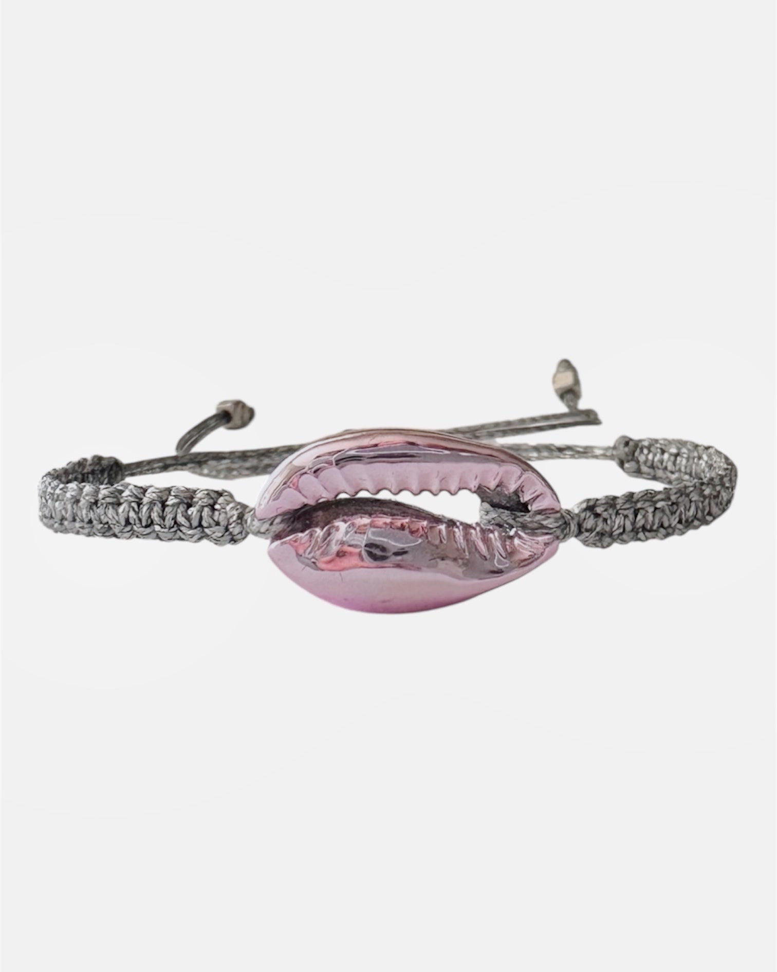 Silver macrame bracelet with pink shell charm, handmade coastal jewelry with a delicate and feminine boho design