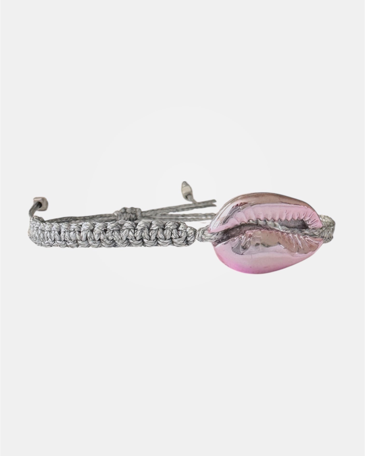 Silver macrame bracelet with pink shell charm, handmade coastal jewelry with a delicate and feminine boho design