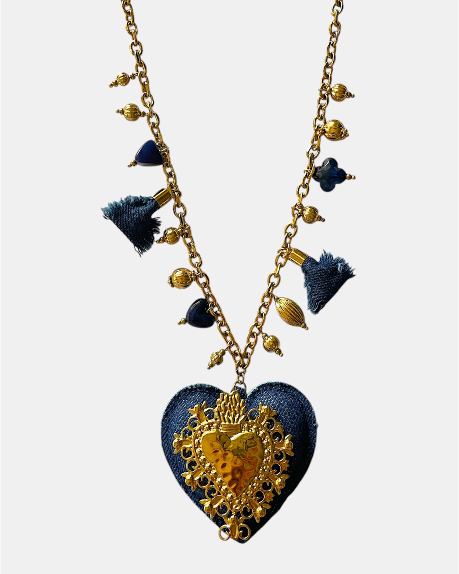 Χειροποίητο γυναικείο χρυσό κολιέ με τζιν καρδιά