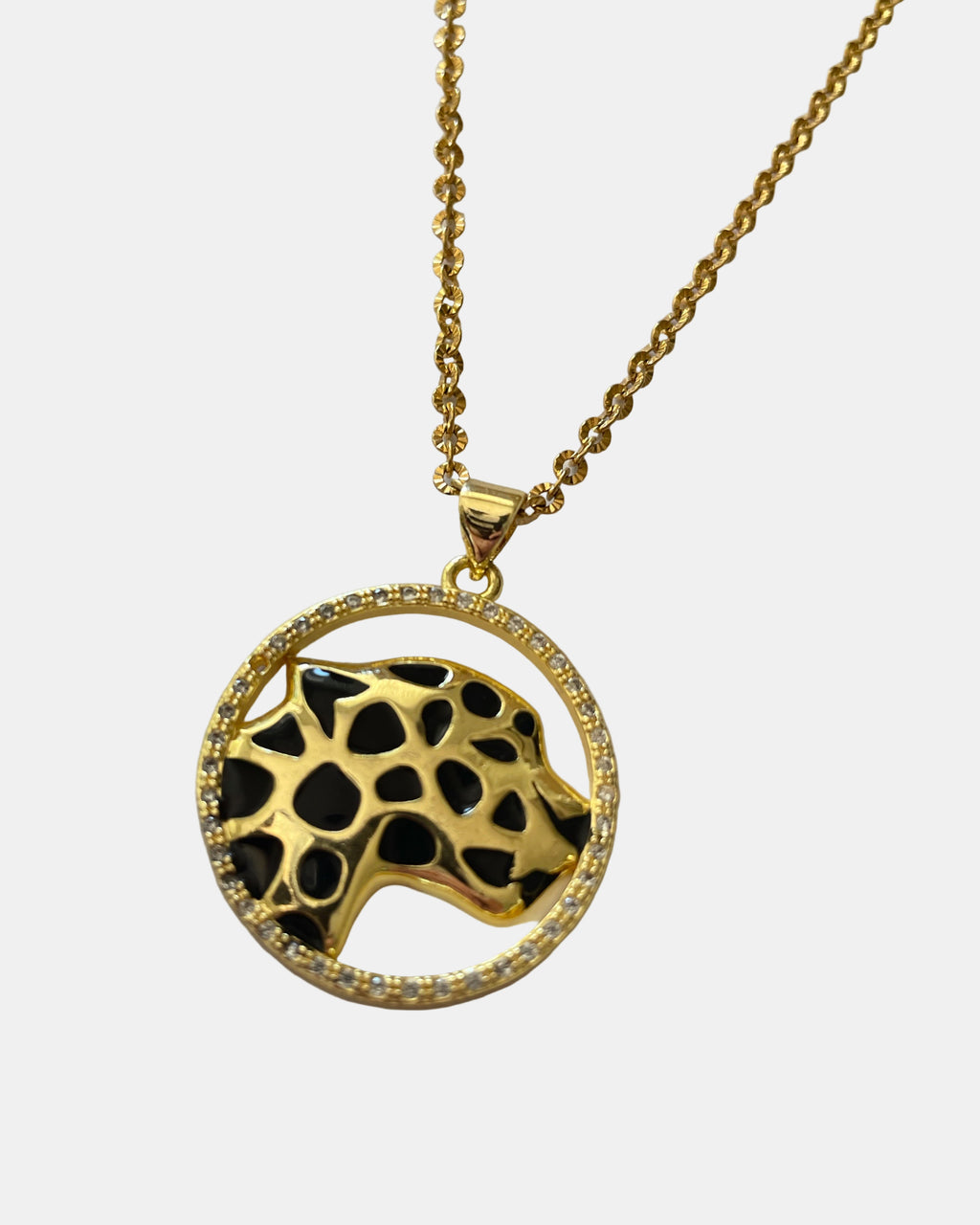 Χειροποίητο γυναικείο χρυσό κολιέ με στρογγυλό μενταγιόν και σχέδιο λεοπάρδαλης