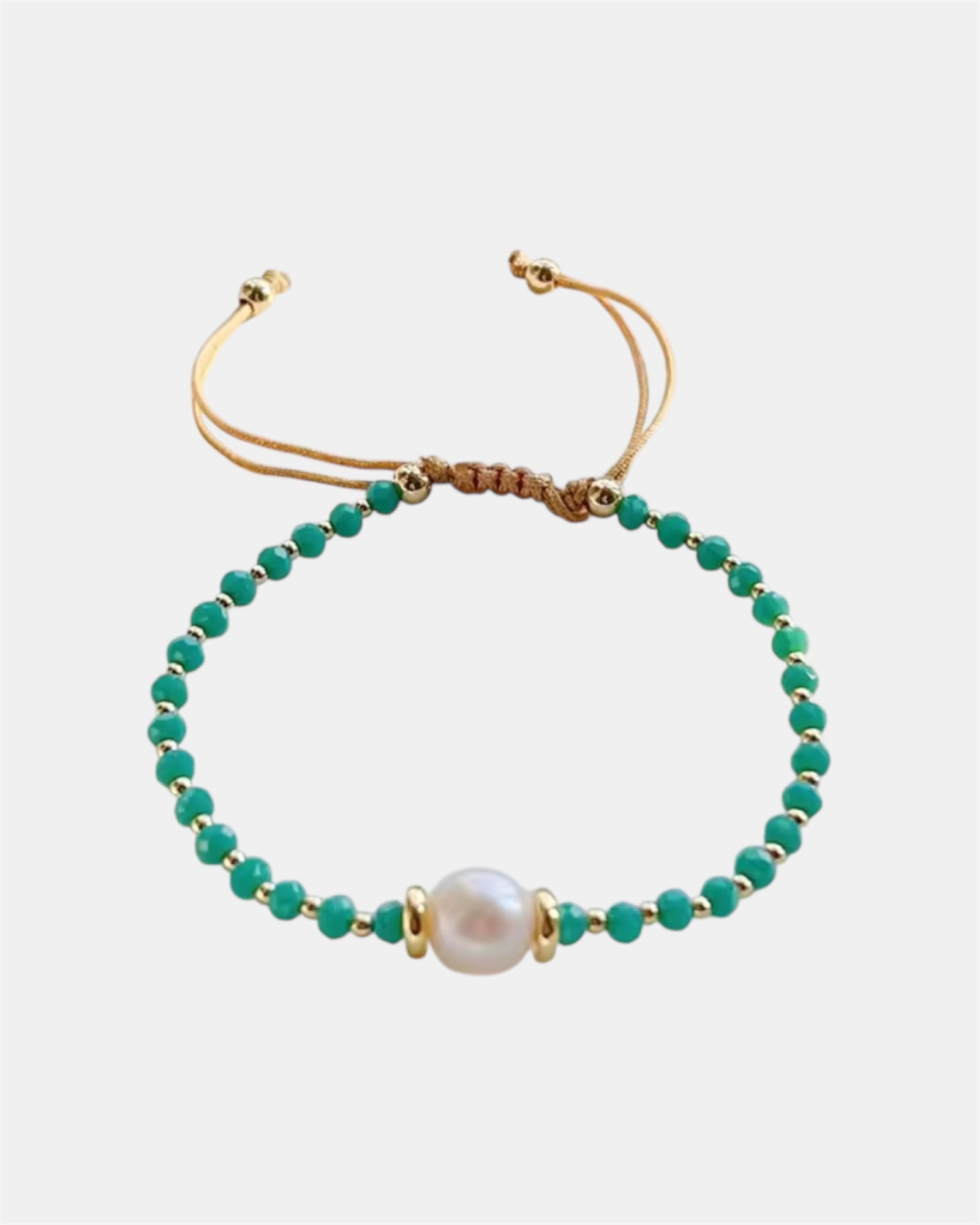 Χειροποίητο βραχιόλι μακραμέ με τυρκουάζ χάντρες και μαργαριτάρι
