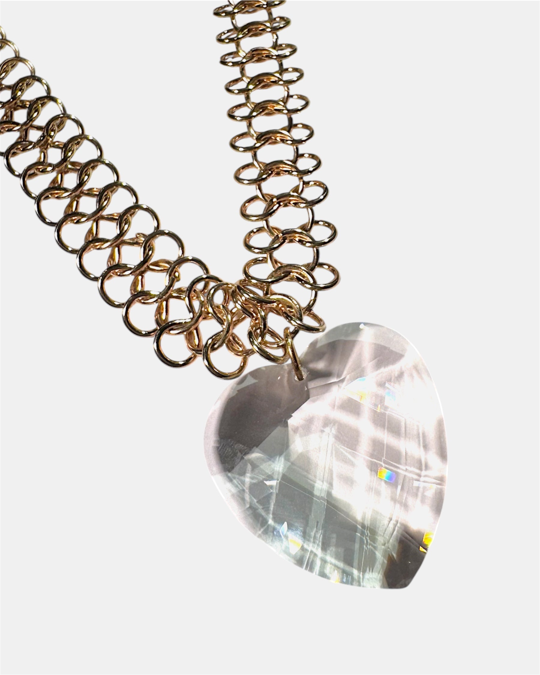 Χρυσό κολιέ με αλυσίδα και γυάλινη καρδιά, γυναικείο ρομαντικό κόσμημα.