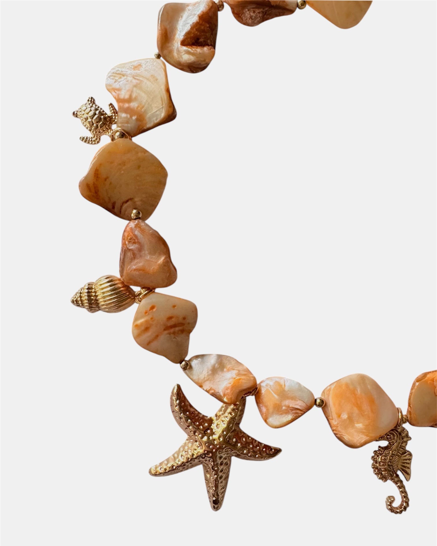 Χρυσό κολιέ με αστερία, γυναικείο καλοκαιρινό κόσμημα.